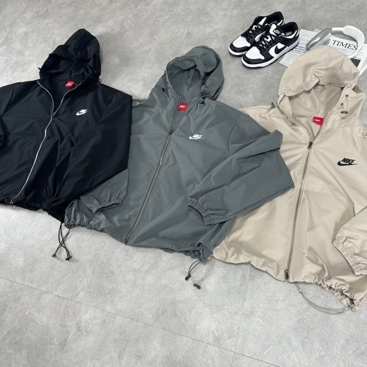 You are currently viewing 나이키 로고 오버핏 스트링 후드 바람막이
