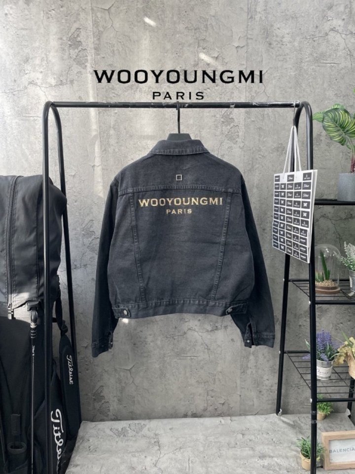 Read more about the article 우영미 블랙 데님 자켓 흑청