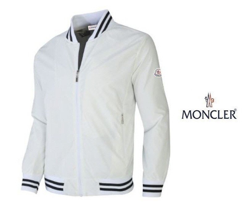 Read more about the article 몽클레어 줄겹 바람막이 아우터 집업