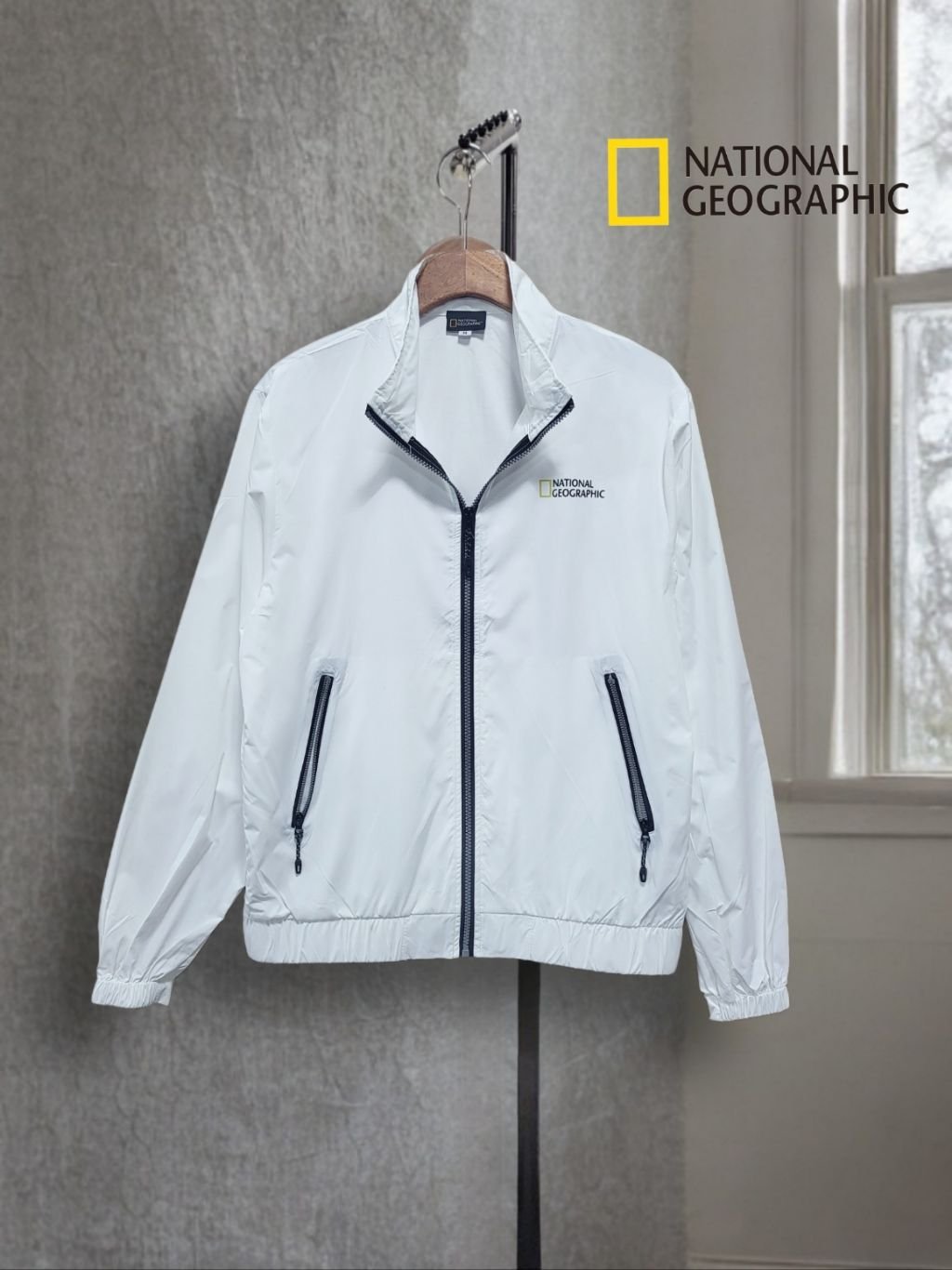 Read more about the article 내셔널지오그래픽 베이직 경량 바람막이