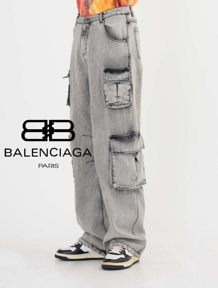 You are currently viewing 발렌시아가 그레이 워싱 카고 청바지
