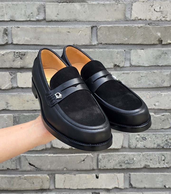 You are currently viewing <디올 Granville 작은로고 로퍼>