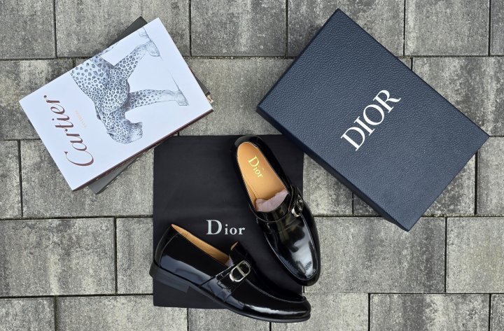 Read more about the article <디올 Timeless 로퍼>