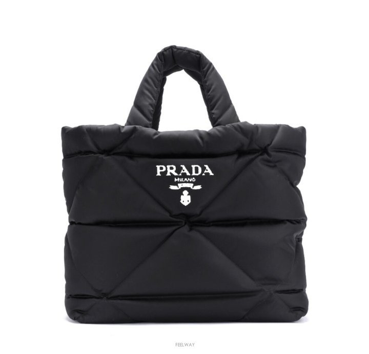 You are currently viewing < 프라다 패딩 리나일론 토트백>