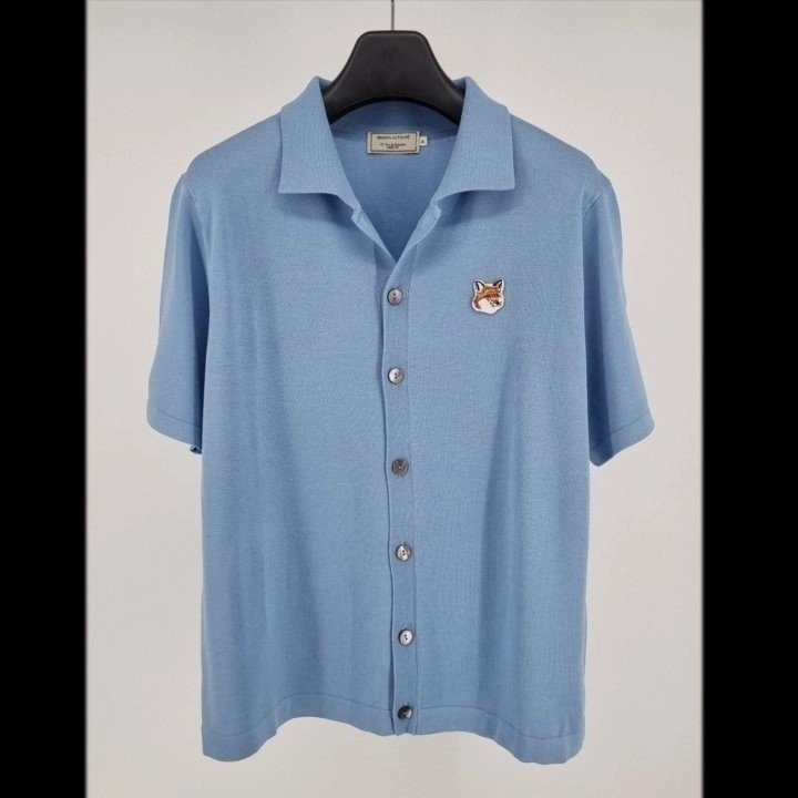 Read more about the article 메종키츠네 폭스헤드 카라 니트 반팔 가디건