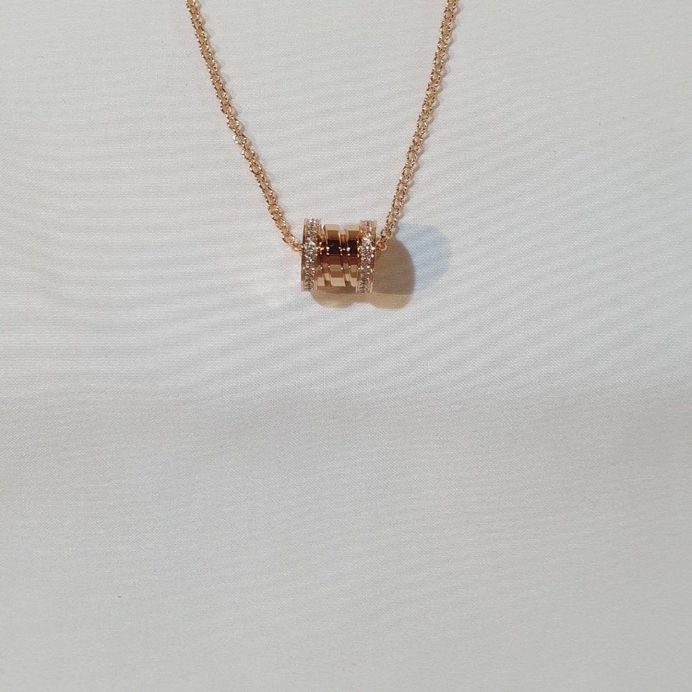 You are currently viewing 불가리 비제로원 사이드 큐빅 플레인 로골 목걸이