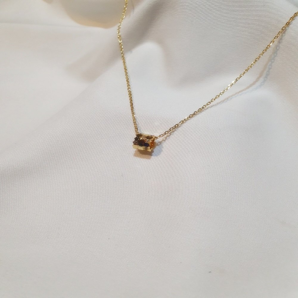 You are currently viewing 쇼메 비마이러브 큐빅 육각 펜던트 목걸이