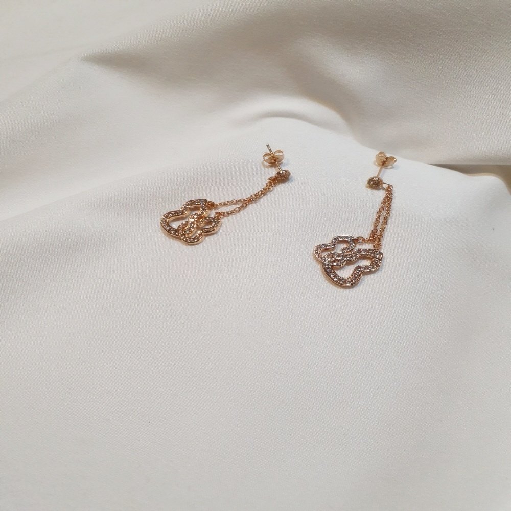 You are currently viewing 키린 울루 더블 큐빅 귀걸이