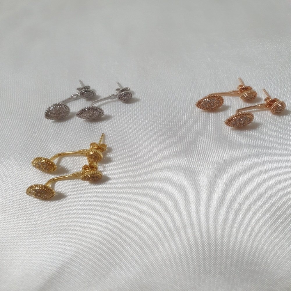 You are currently viewing 부쉐론 쎄뻥 큐빅 귀걸이