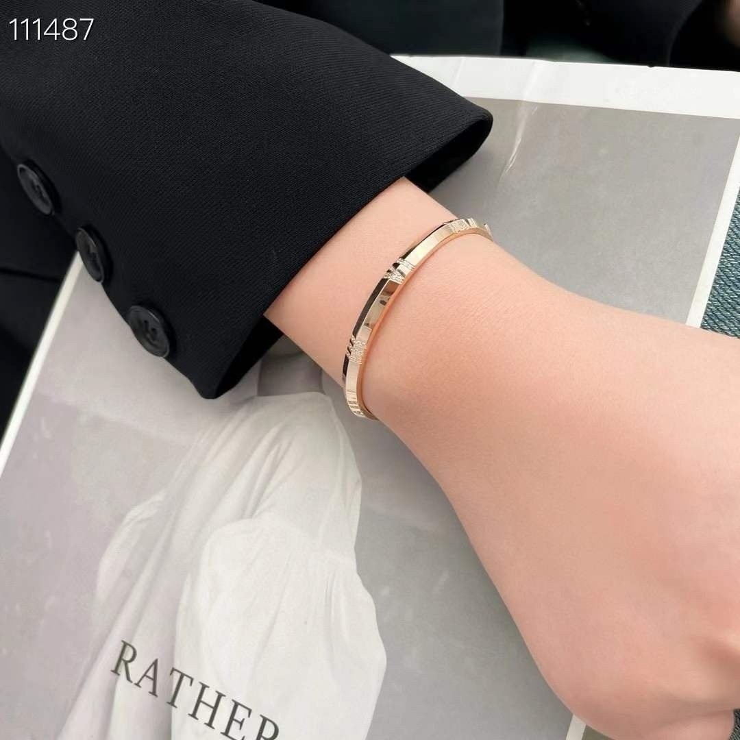 Read more about the article 우 [Tiffany] 티파니 셀파니요 팔찌  