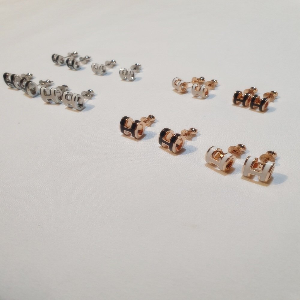 You are currently viewing 에르메스 H 팝아슈 귀걸이