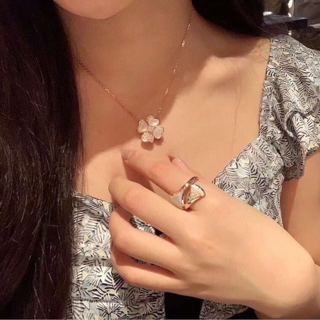 You are currently viewing 우 [Vancleef &arpels] 알함브라 펜던트