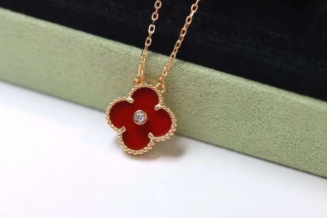 You are currently viewing 우 [Vancleef &arpels] 알함브라 펜던트