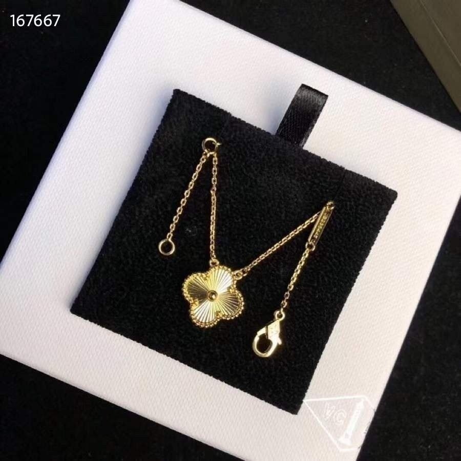 Read more about the article 우 [Vancleef &arpels] 알함브라 펜던트