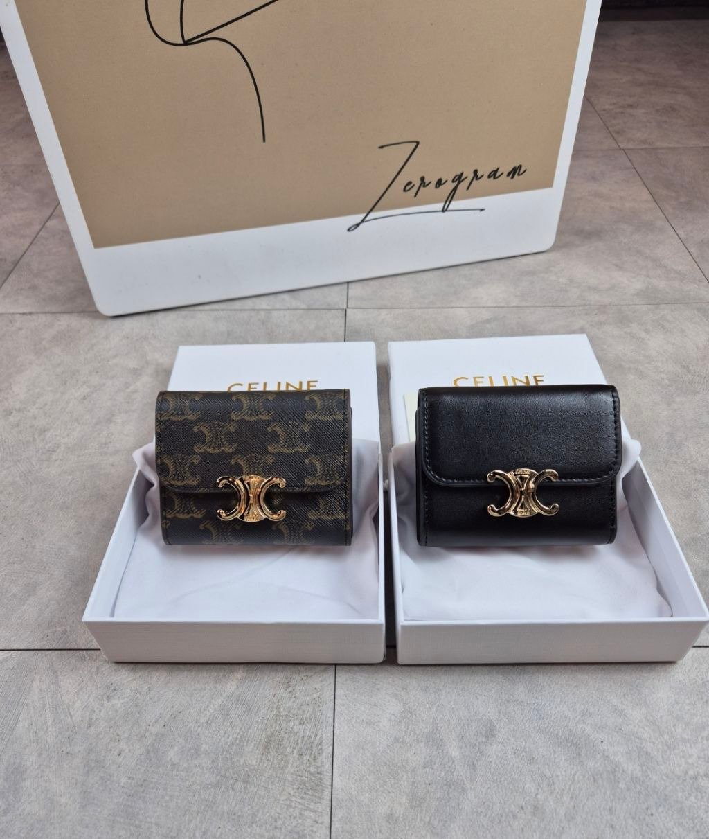 Read more about the article 셀린느 트리옹프 컴팩트 반지갑