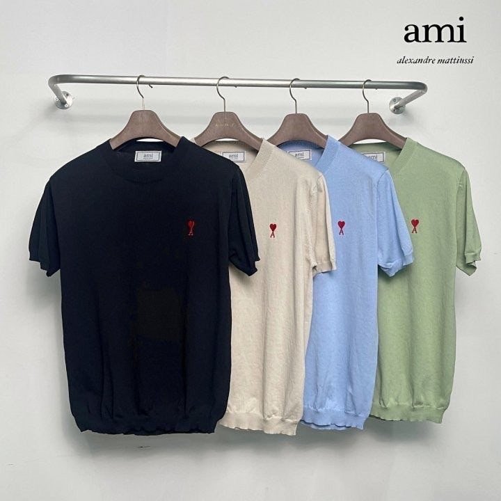 Read more about the article 아미 스몰 하트 베이직 라운드 반팔 니트