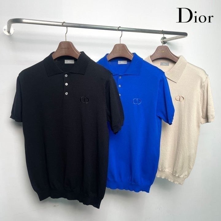 Read more about the article 디올 CD 자수 로고 카라 반팔 니트