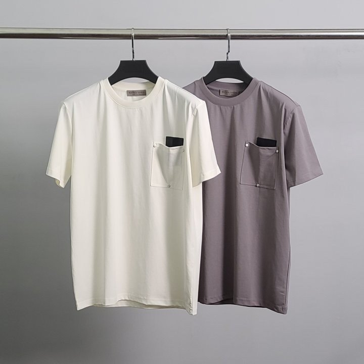 Read more about the article 보테가베네타 레더 패치 포켓 반팔티