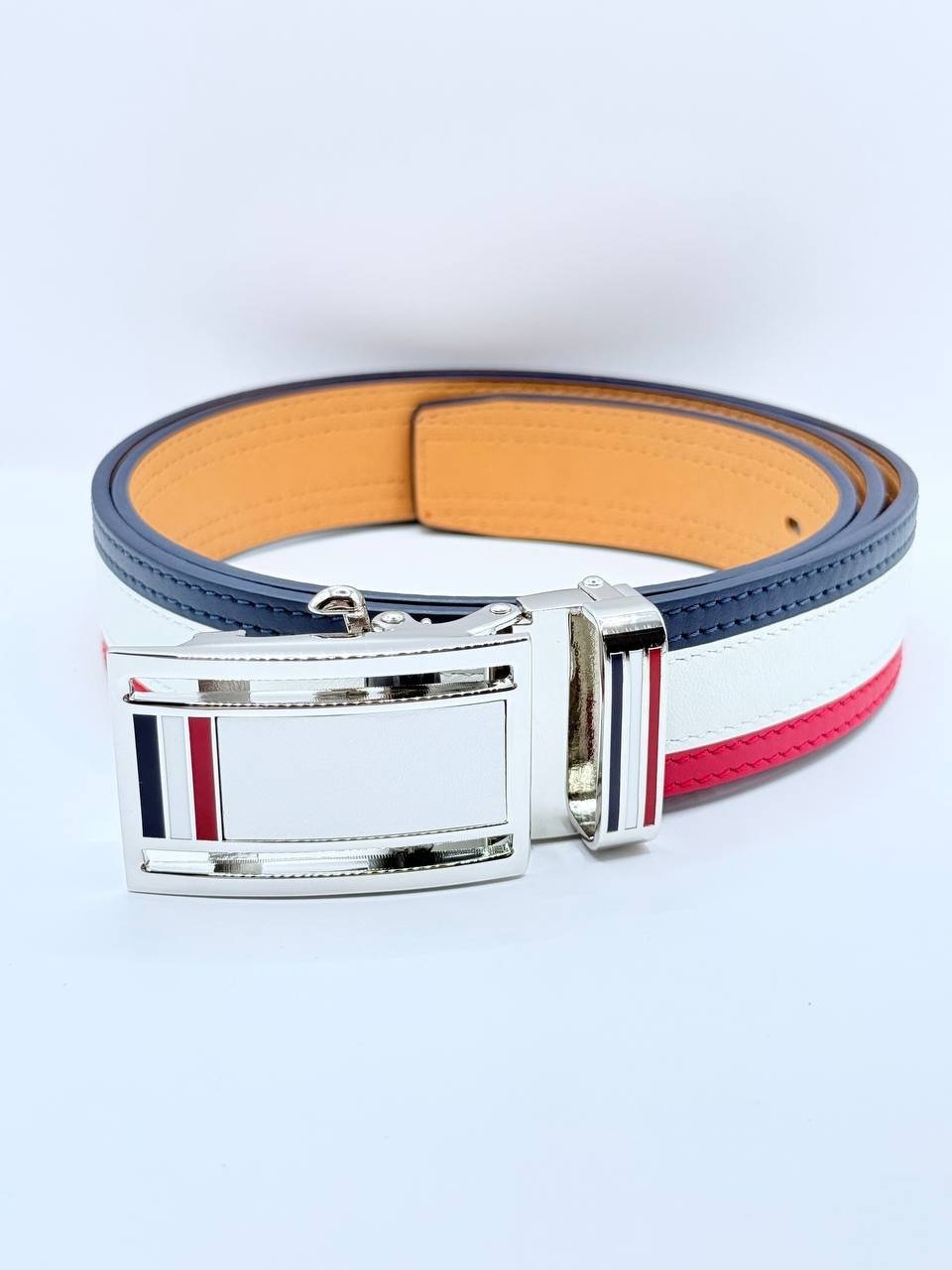 Read more about the article 톰브라운 TB01 이태리 통 가죽 벨트