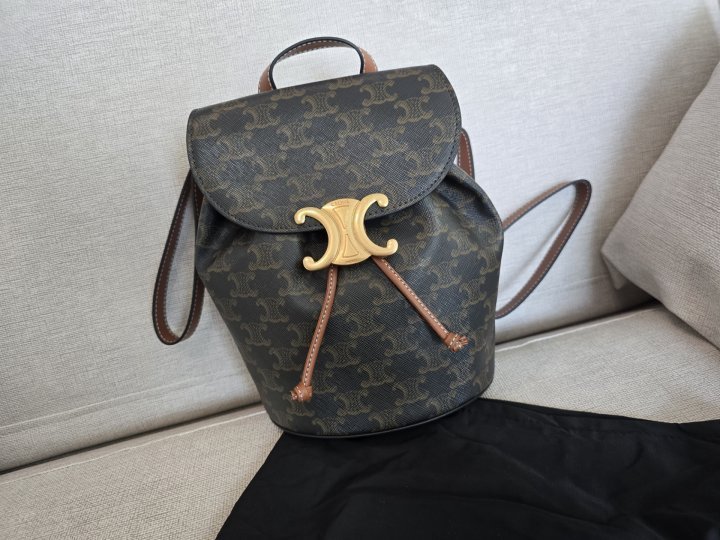 You are currently viewing 셀린느 보니 백팩 탄 (가방)