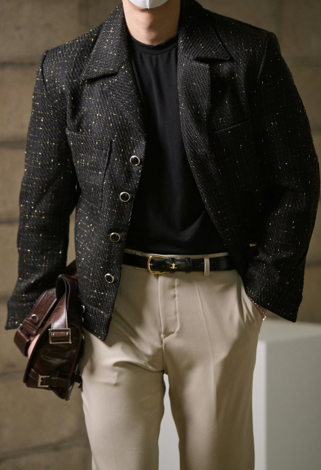 You are currently viewing 로로피아나 박서준 트위드 자켓