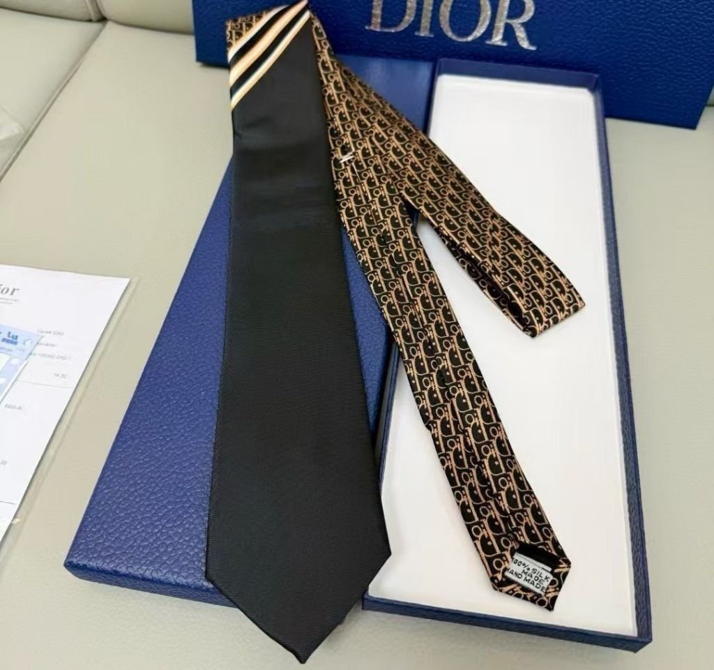 You are currently viewing 디올 오블리크 실크 브라운 넥타이